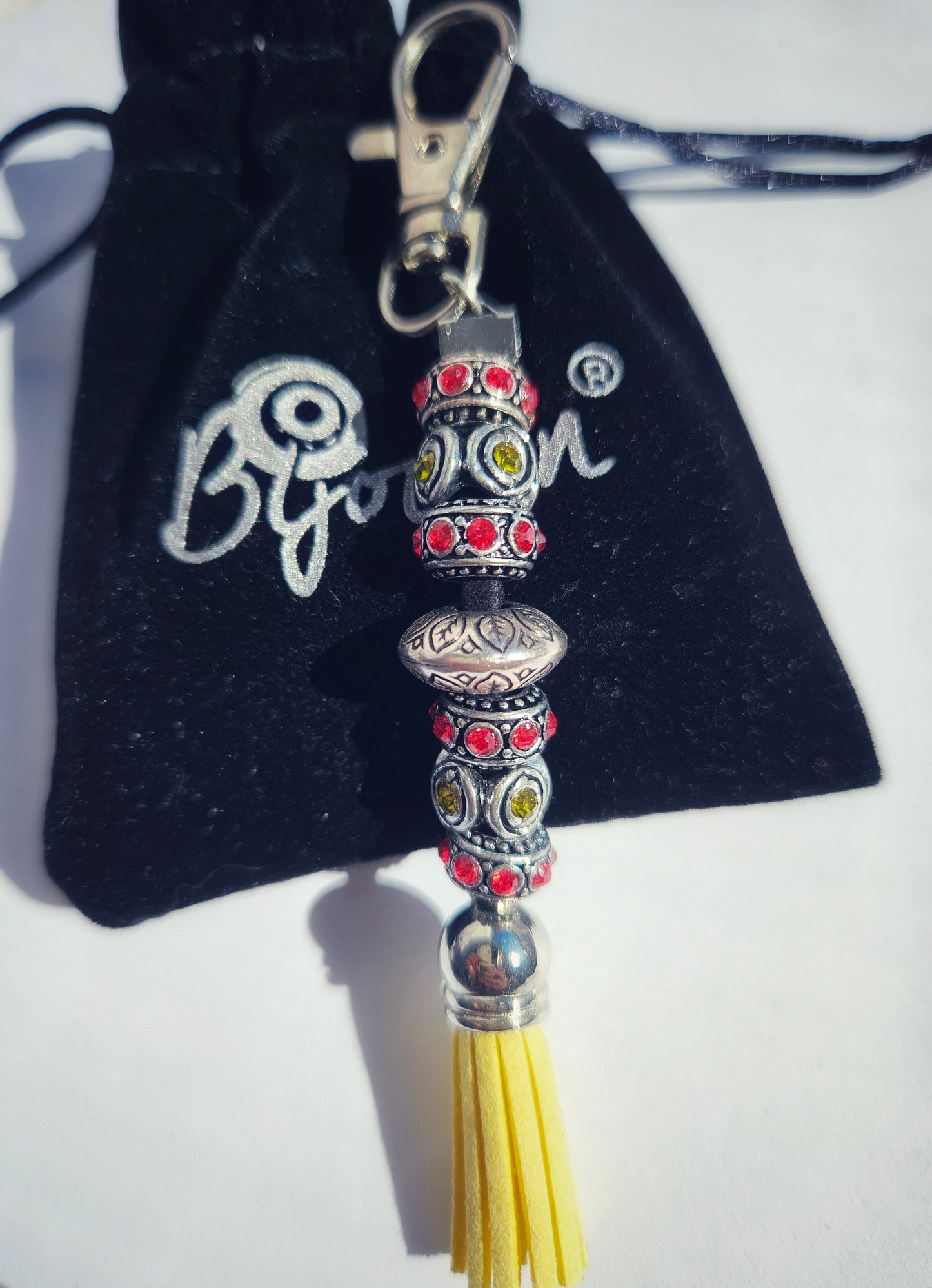 Kisa / Anhänger